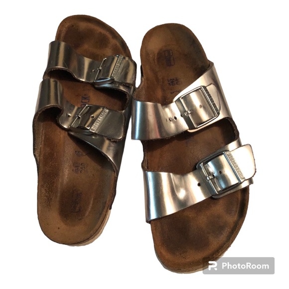 Birkenstock Arizona Softbed
Metallic Silver Narrow (Women's) - Picture 11 of 12